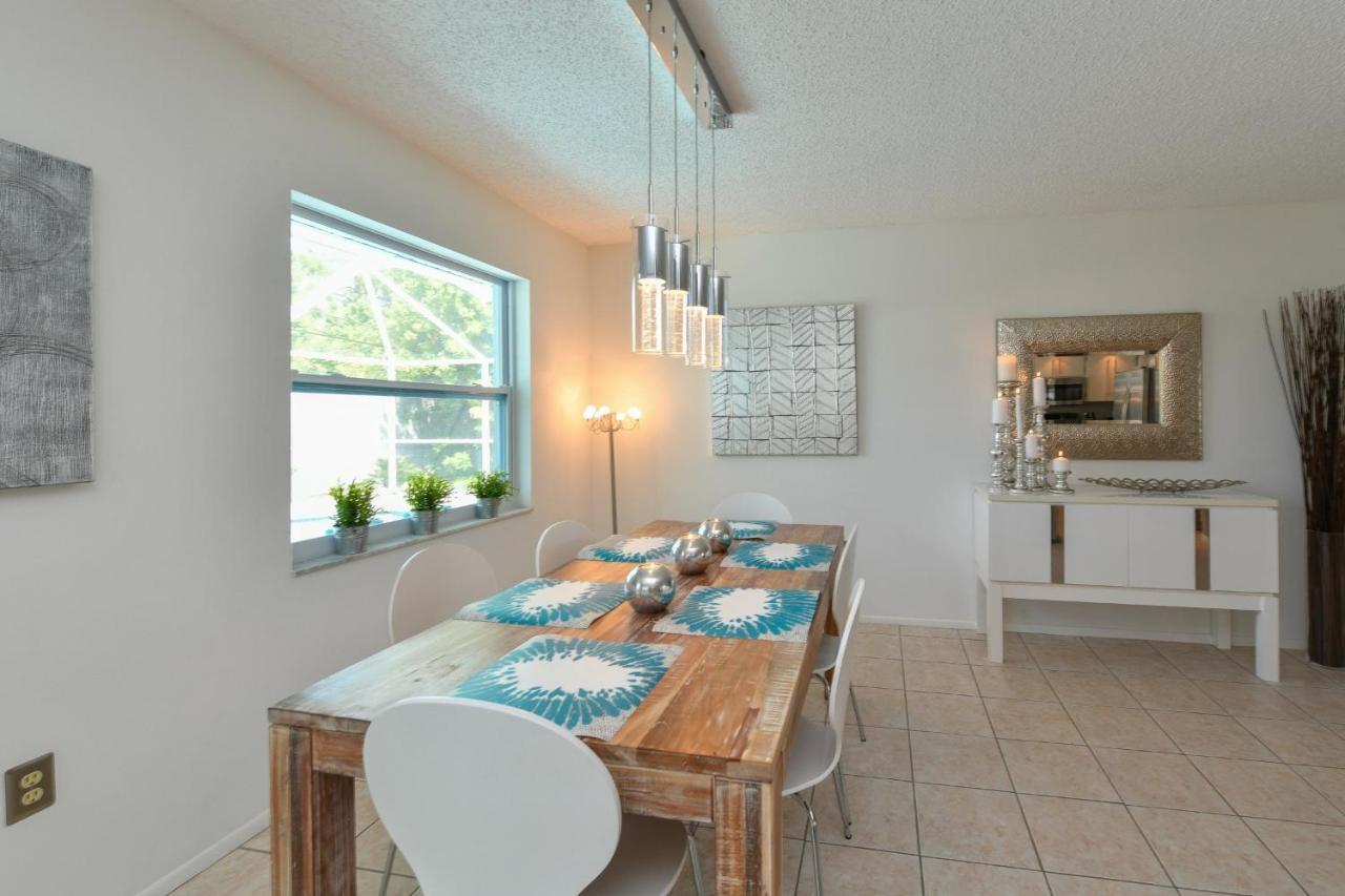 Contemporary Cozy Pool Villa II - Pool & Nearby Beach Venice Luaran gambar